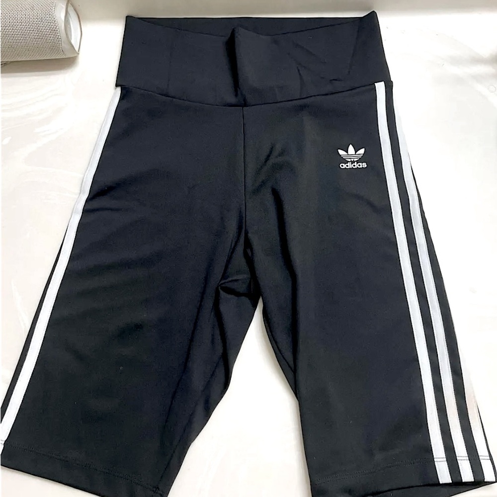 **EUC/LIKE NEW** ADIDAS BIKER SHORT